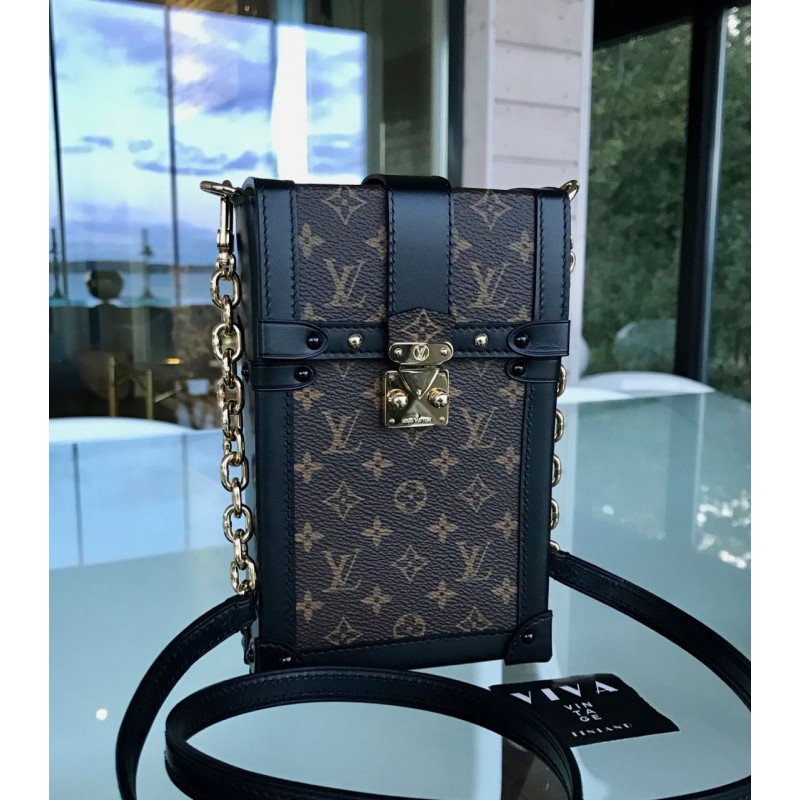 lv trunk pochette