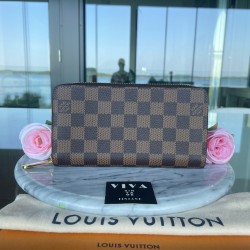 Louis Vuitton Zippy Wallet