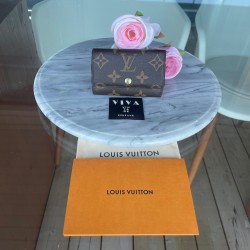 Louis Vuitton 6 Key Holder