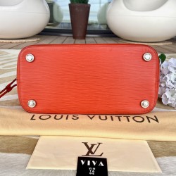 Louis Vuitton Neverfull MM tote