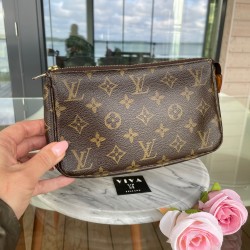 Louis Vuitton Pochette Accessoires