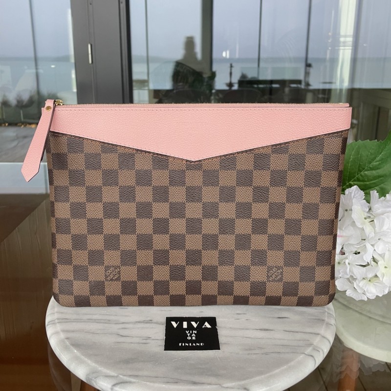 Louis Vuitton Daily Pouch