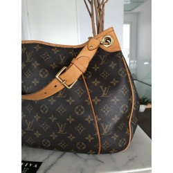 Quail Springs Mall - Von Maur in Quail Springs now features a selection of Louis  Vuitton consignment handbags! They are retired or pre-owned that look  new/never been used or gently used bags!