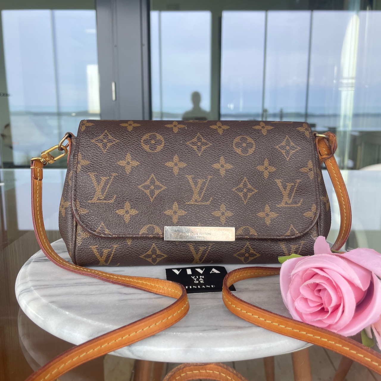 Louis Vuitton Favorite PM - Image 13