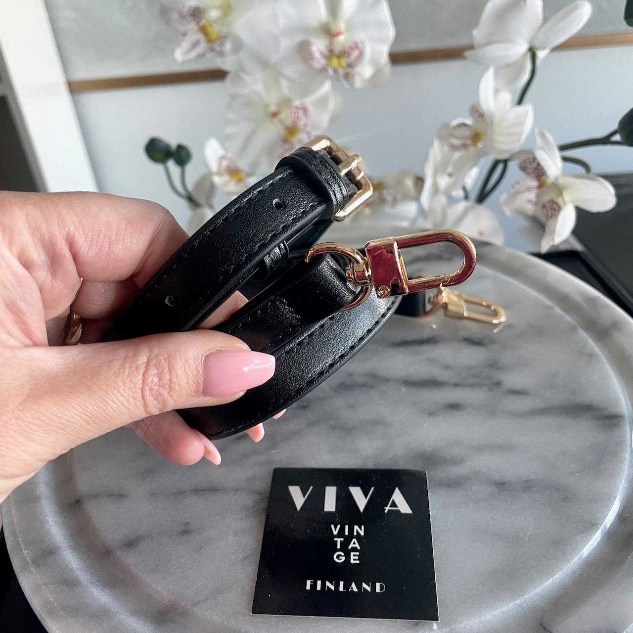 Musta olkahihna - Image 2