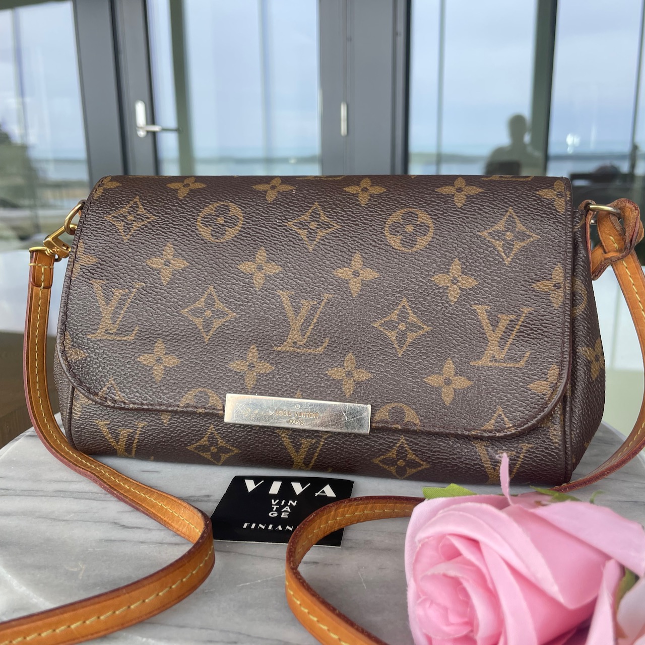 Louis Vuitton Favorite PM - Image 10