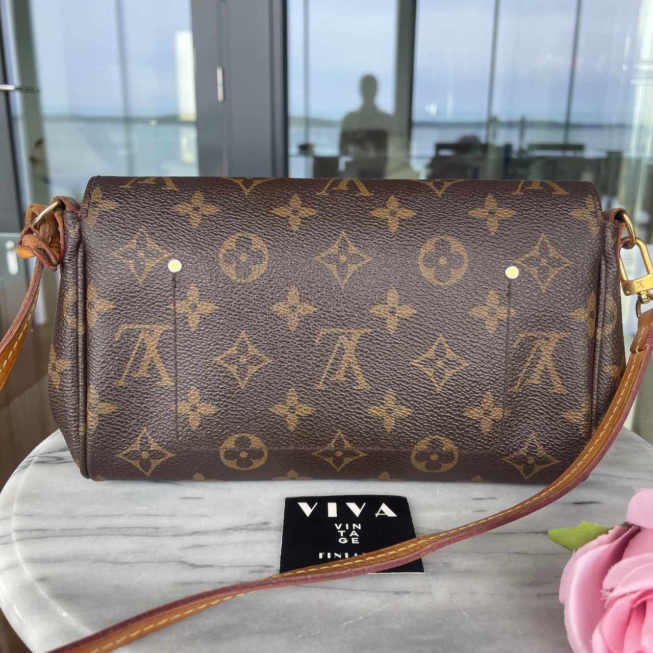 Louis Vuitton Favorite PM - Image 8