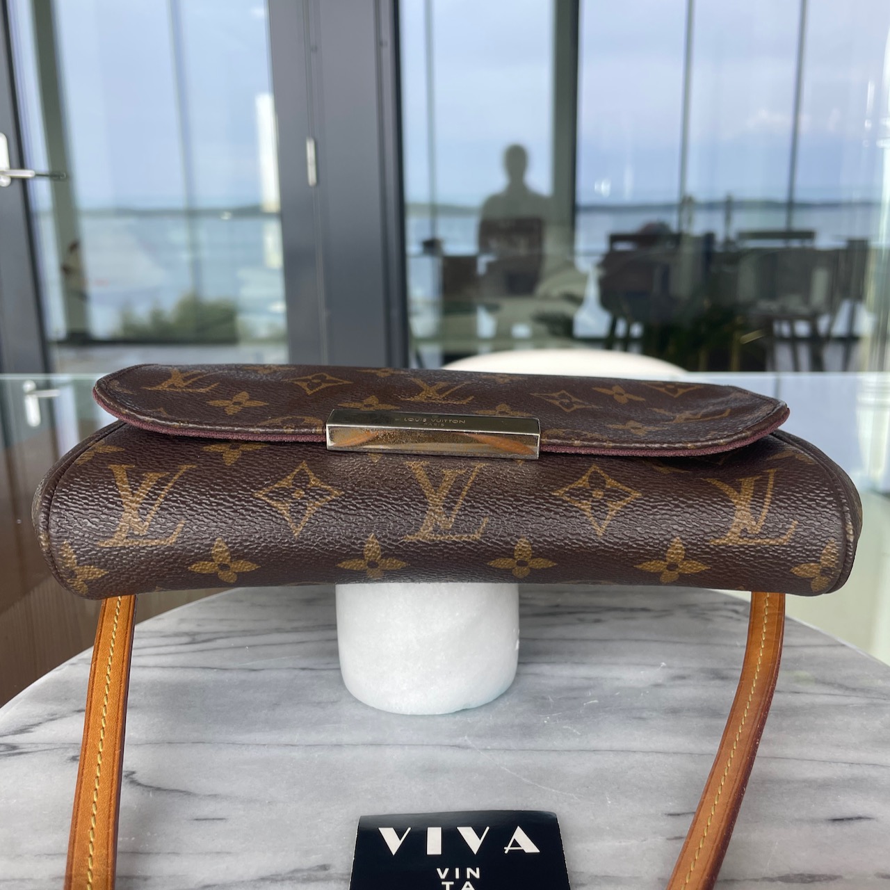 Louis Vuitton Favorite PM - Image 5