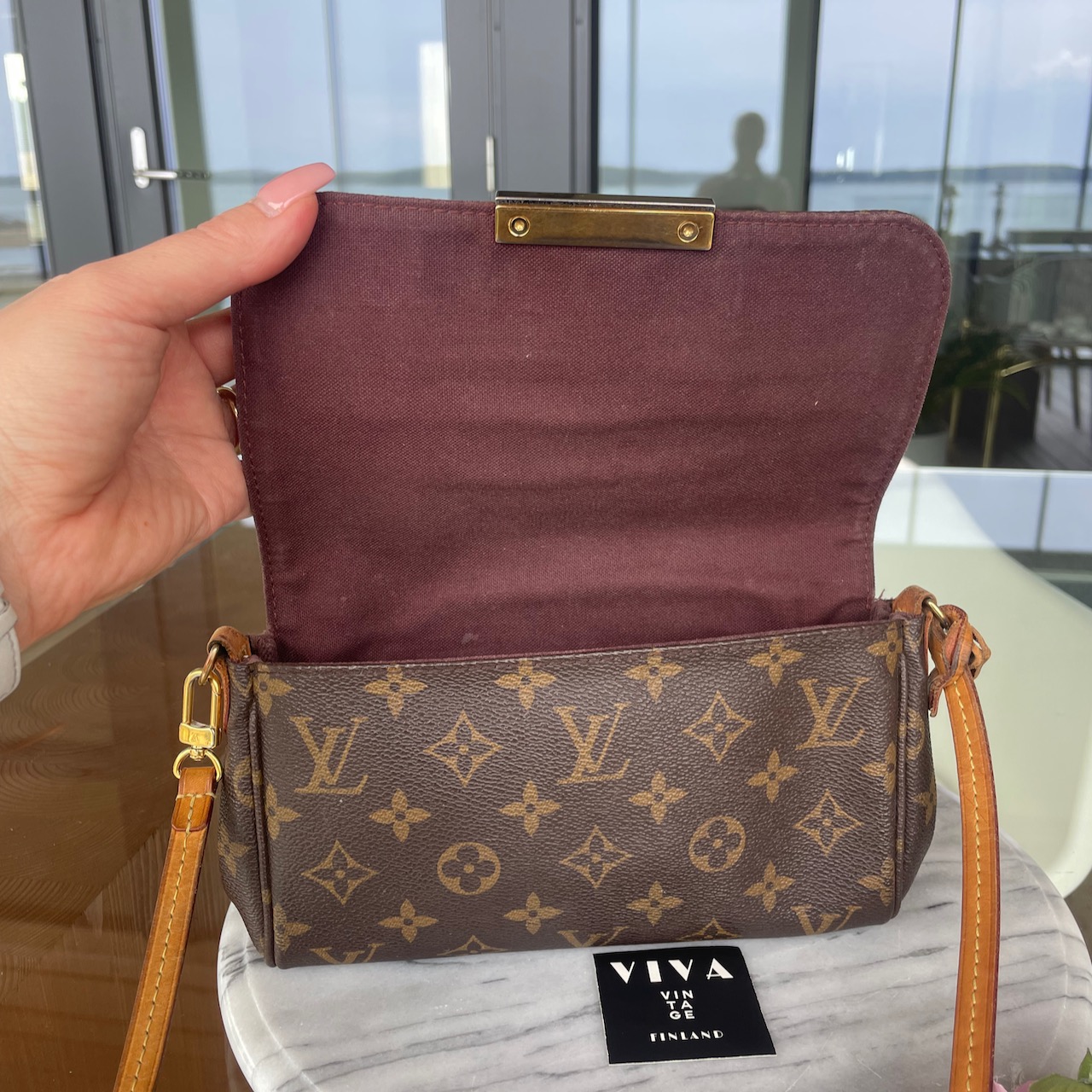 Louis Vuitton Favorite PM - Image 2