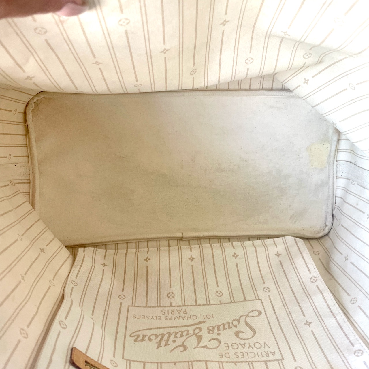 Louis Vuitton Neverfull GM tote - Image 10