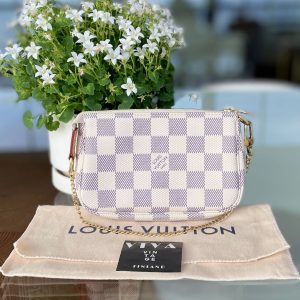 Louis Vuitton Mini Pochette