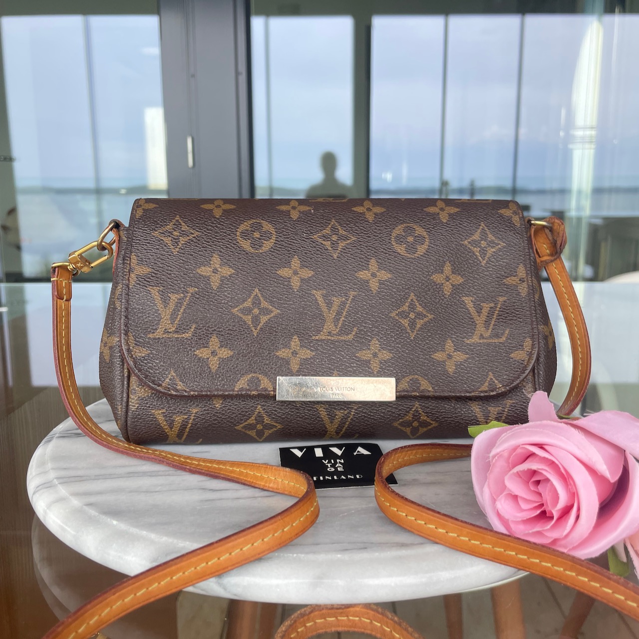 Louis Vuitton Favorite PM - Image 12