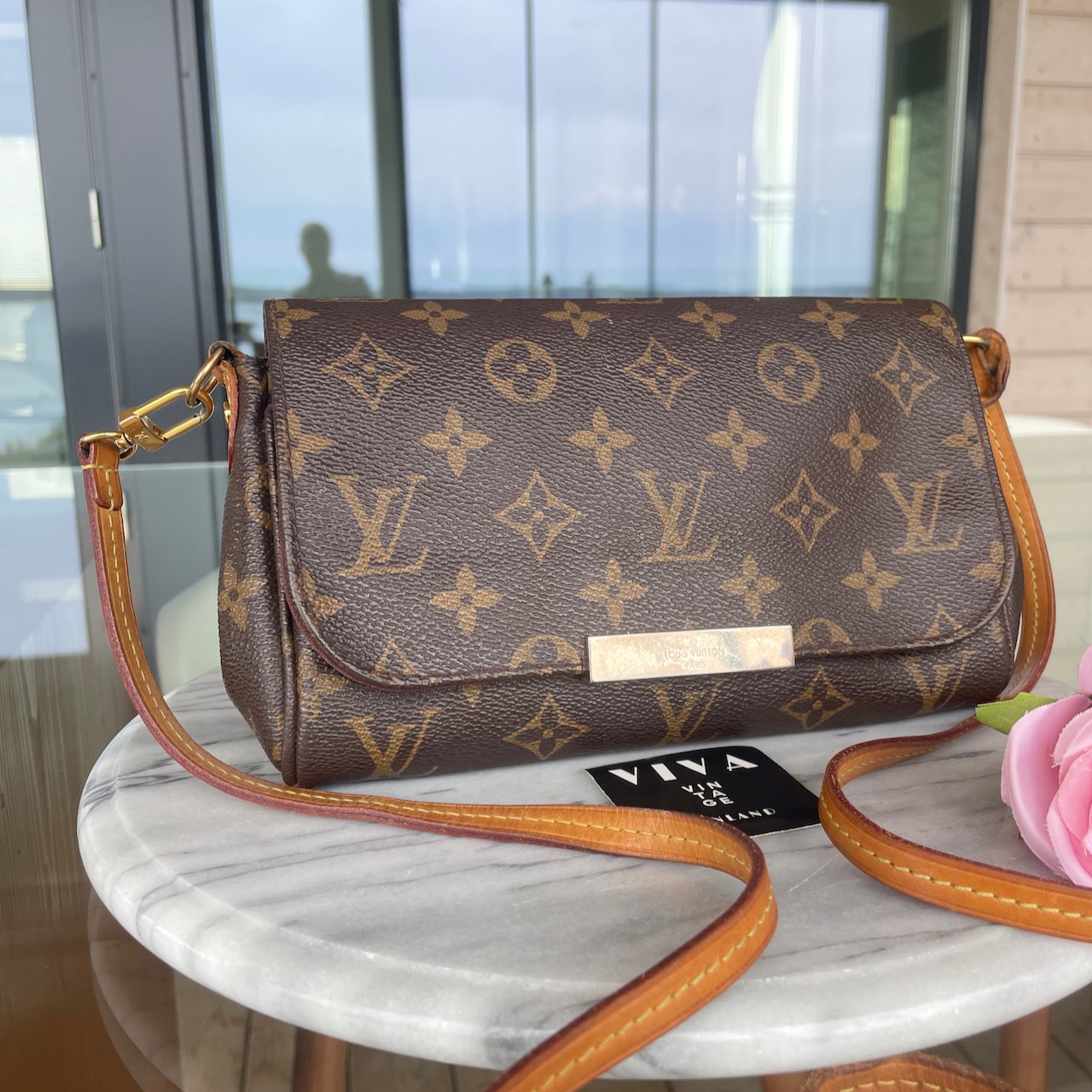 Louis Vuitton Favorite PM - Image 11