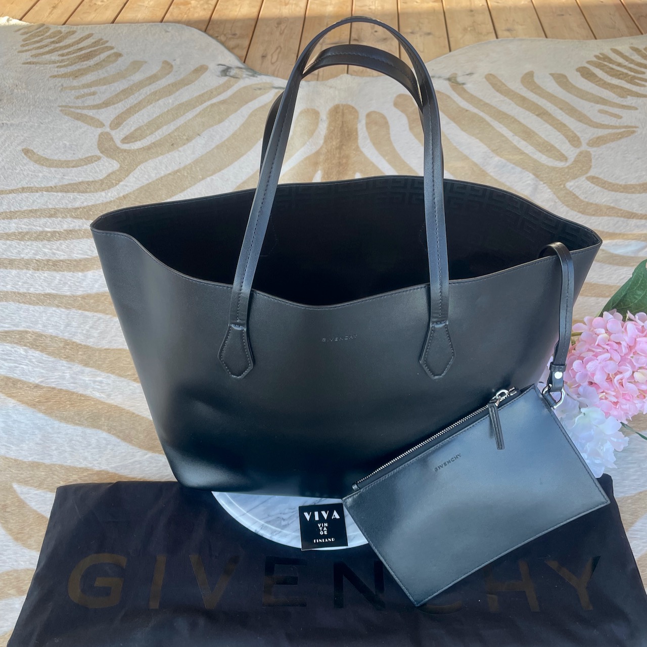 Givenchy Wing Shopper - Image 19