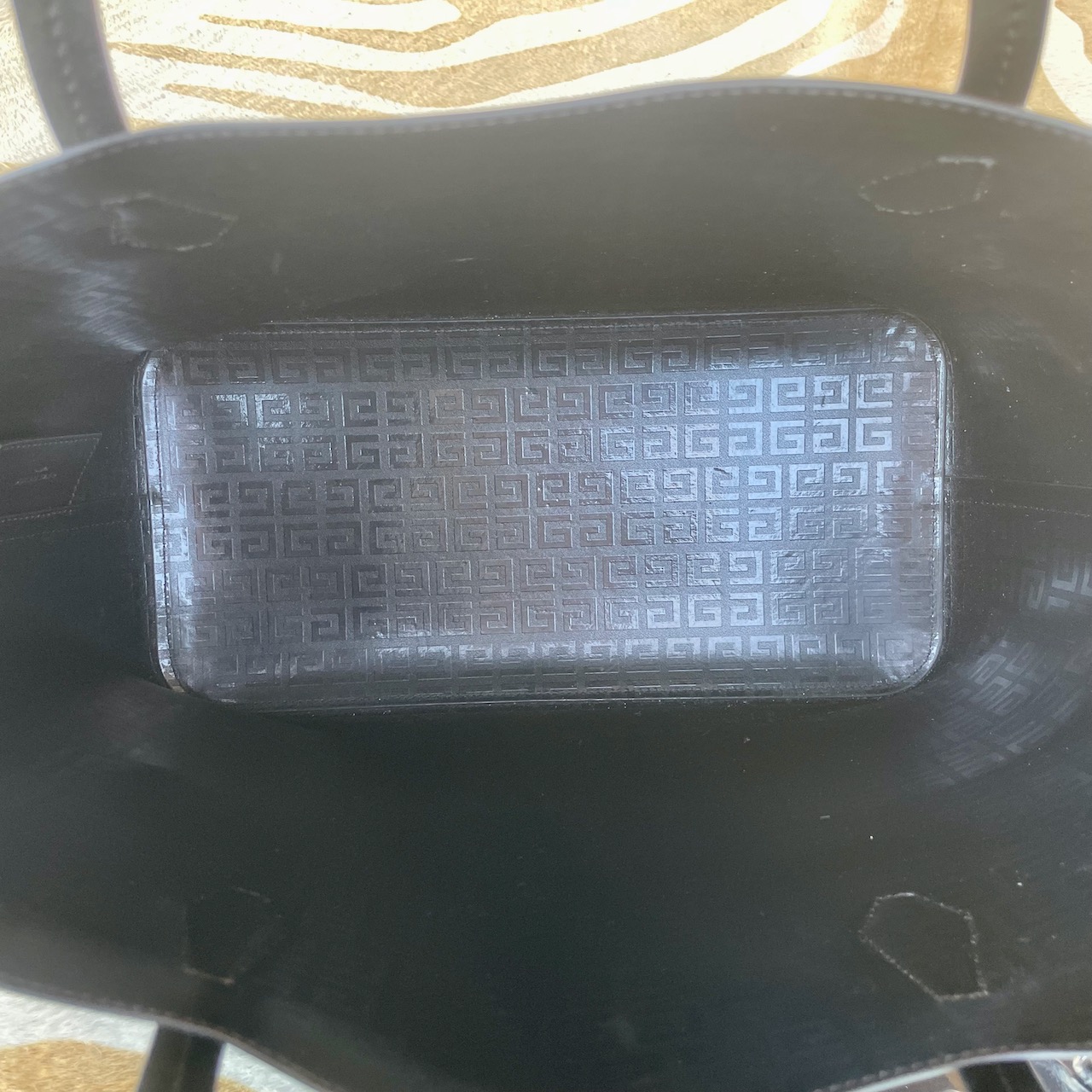 Givenchy Wing Shopper - Image 20