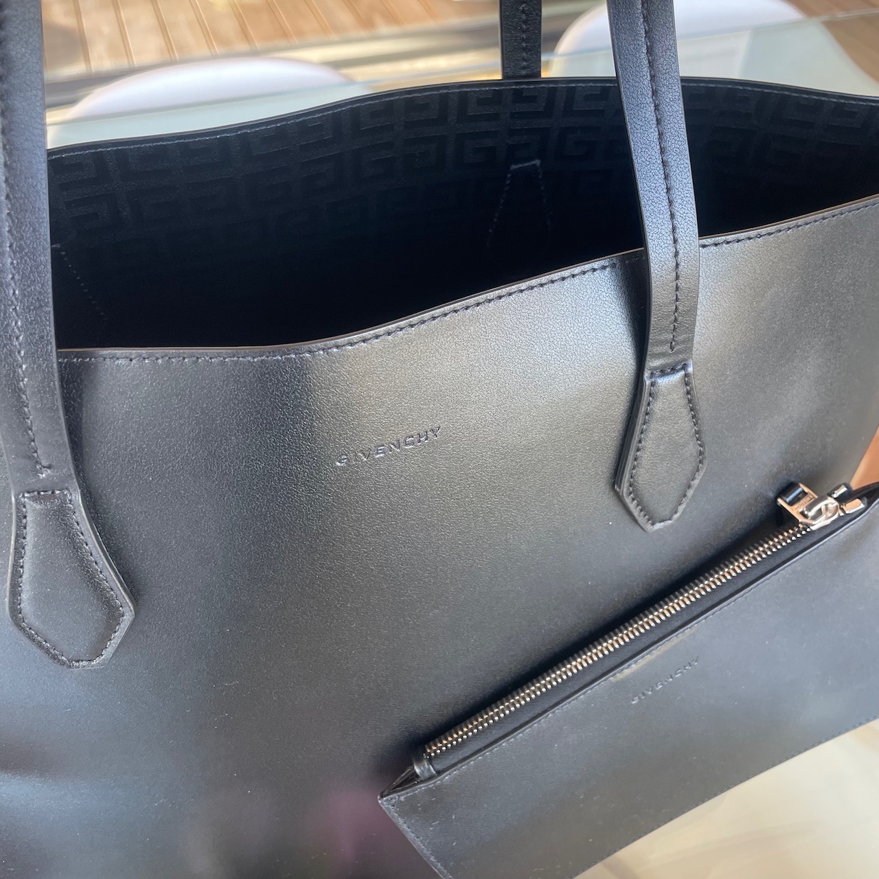 Givenchy Wing Shopper - Image 23