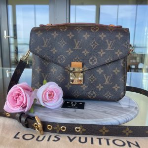 Louis Vuitton Pochette Métis