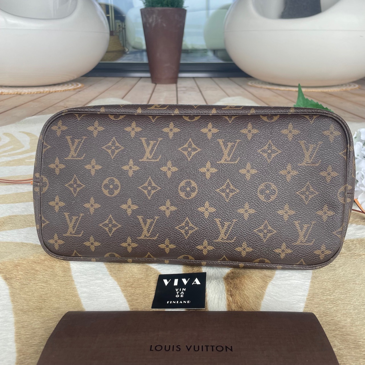 Louis Vuitton Neverfull MM - Image 6
