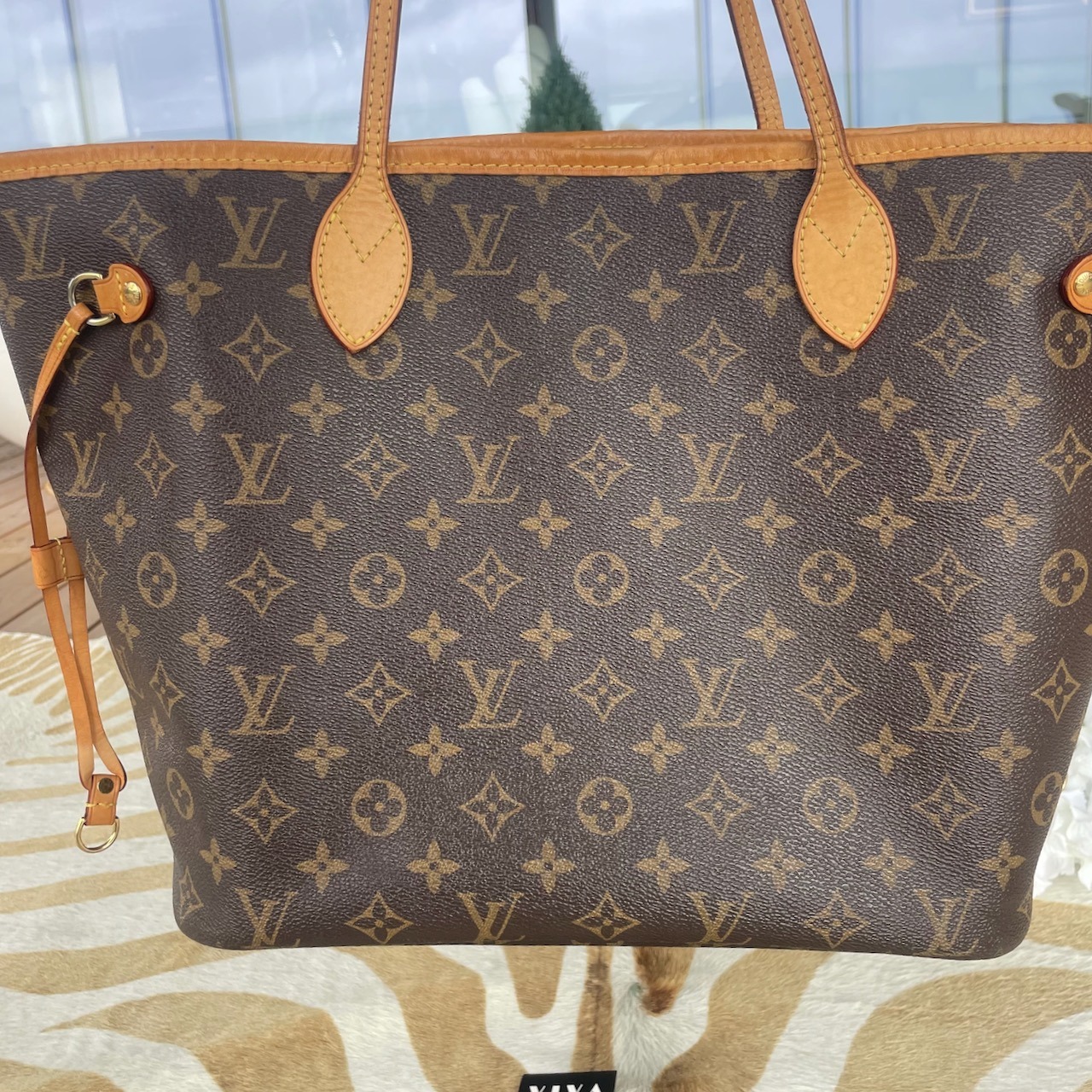 Louis Vuitton Neverfull MM - Image 3