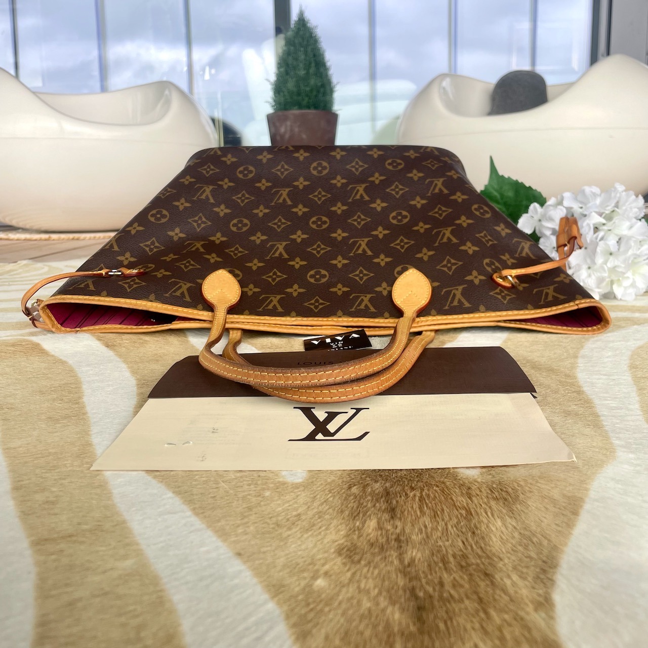 Louis Vuitton Neverfull MM - Image 7