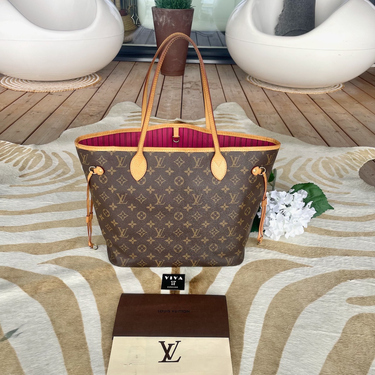 Louis Vuitton Neverfull MM - Image 10