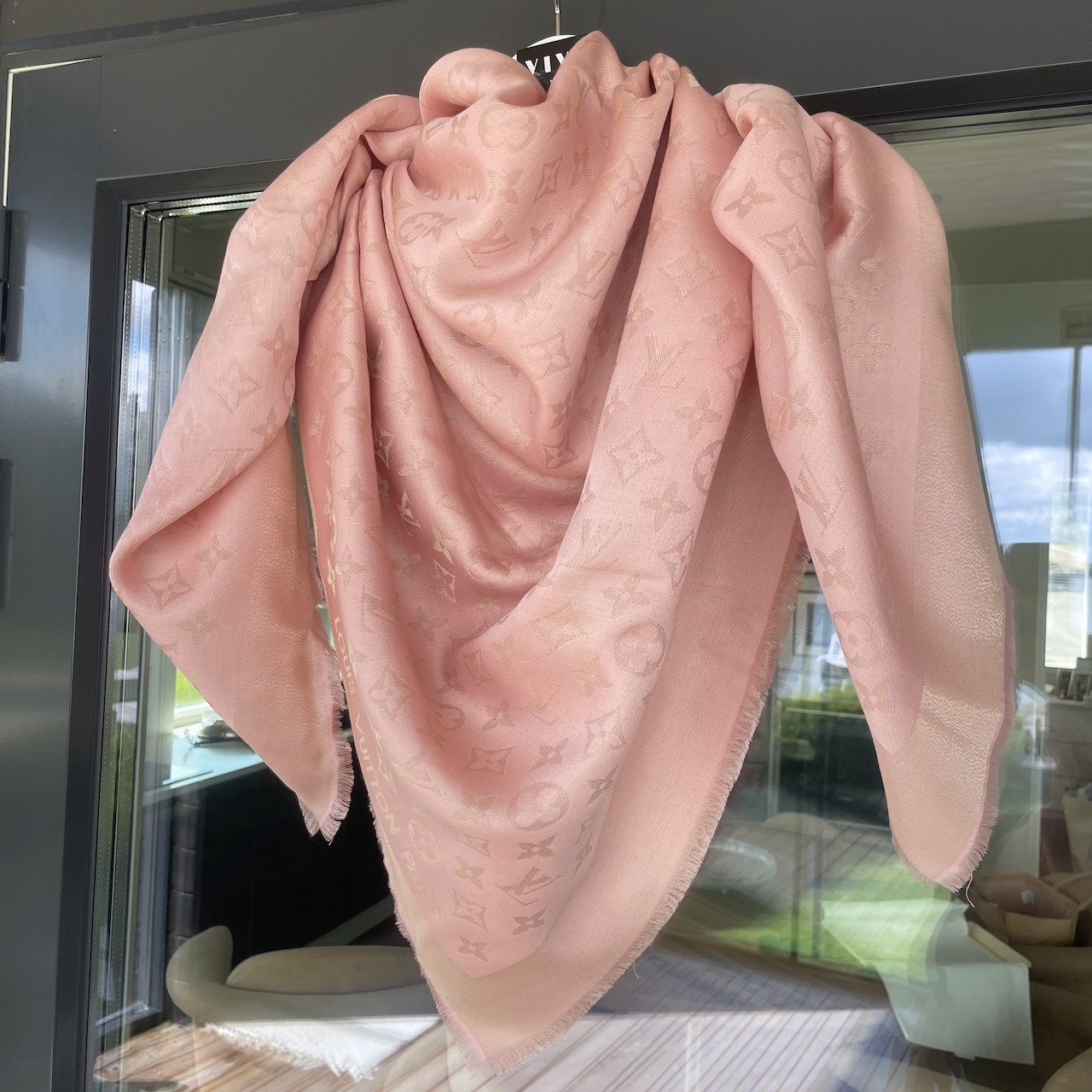 Louis Vuitton Classic Monogram Shine Shawl - Image 8