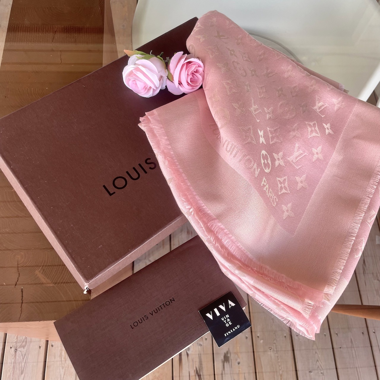 Louis Vuitton Classic Monogram Shine Shawl - Image 5