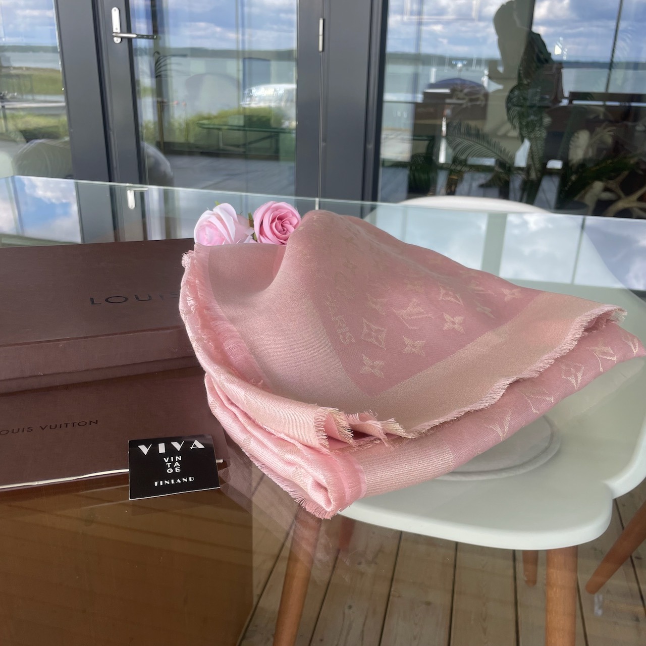 Louis Vuitton Classic Monogram Shine Shawl - Image 3