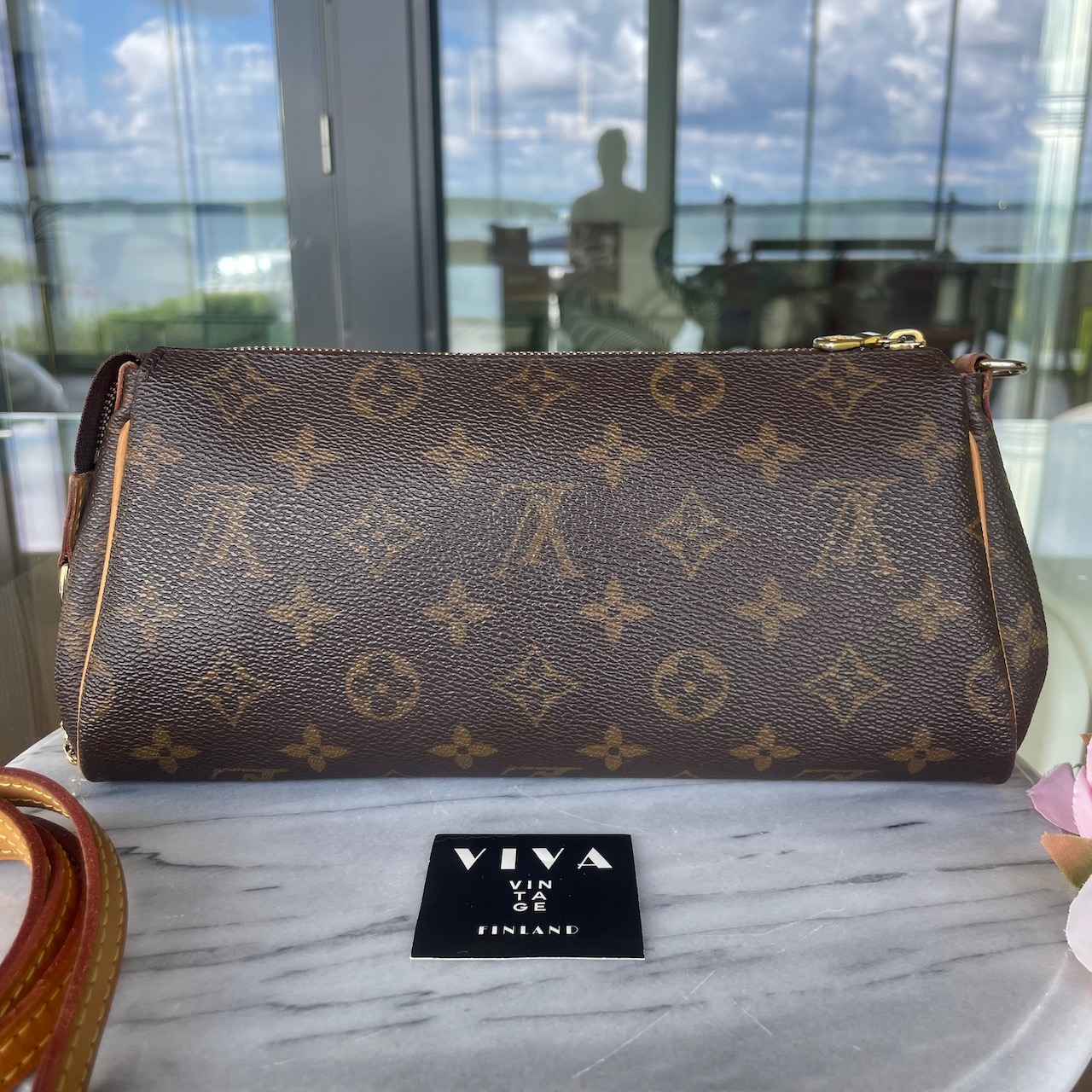 Louis Vuitton Eva - Image 7